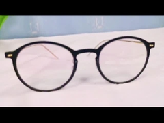 ヘン・ヤング オプティカル メーカーからのチタンフレーム